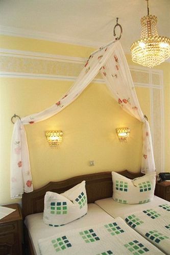 Zum Buergergarten Hotel 3*